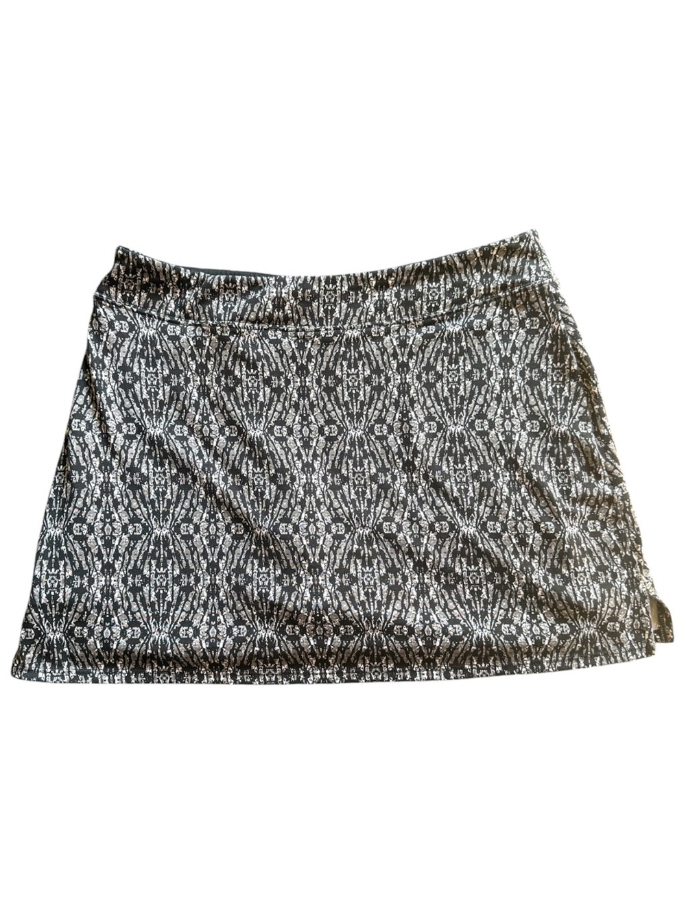 Tranquility by Colorado Clothing Black & White Geometric Mini Tennis Golf Skort